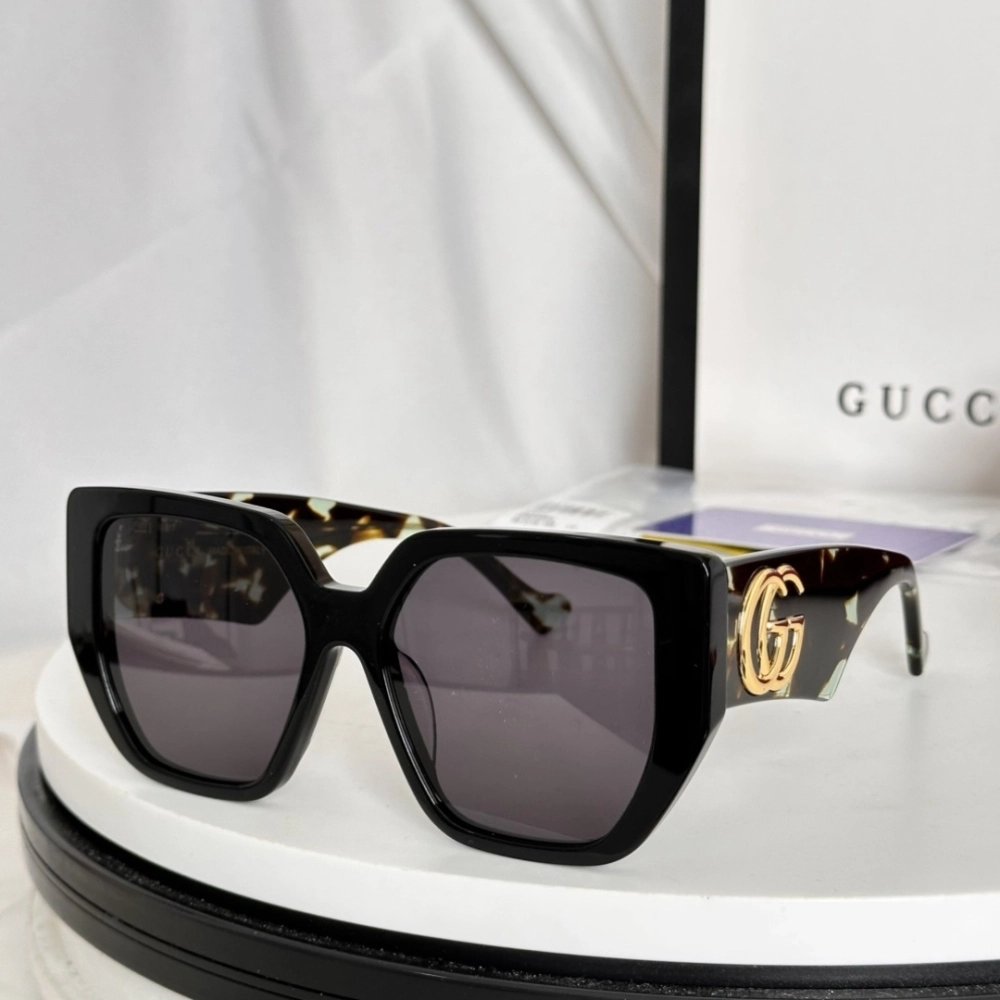 Gucci Sunglasses 021 | Luxury Shades | Trendsetting Design