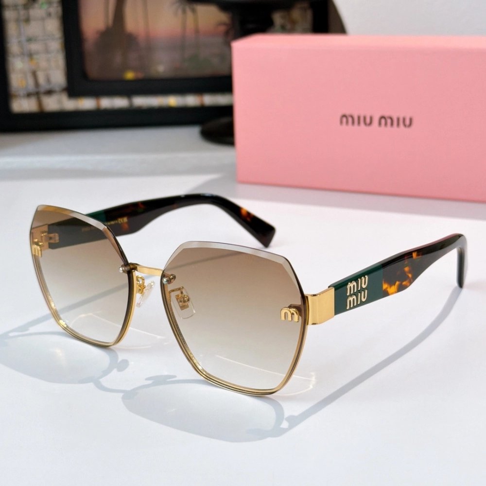 Miu Miu Sunglasses 062,Miu Miu Sunglasses,Sunglasses,Accessories