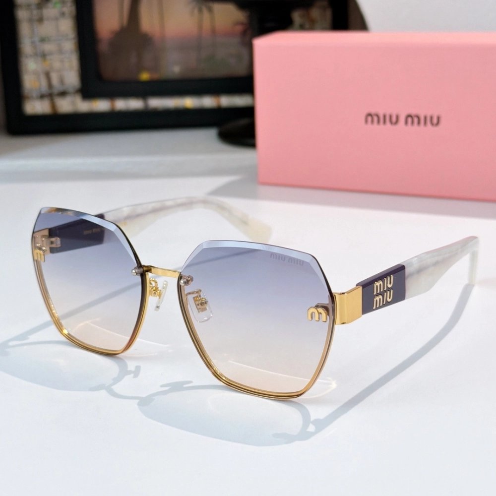 Miu Miu Sunglasses 062,Miu Miu Sunglasses,Sunglasses,Accessories