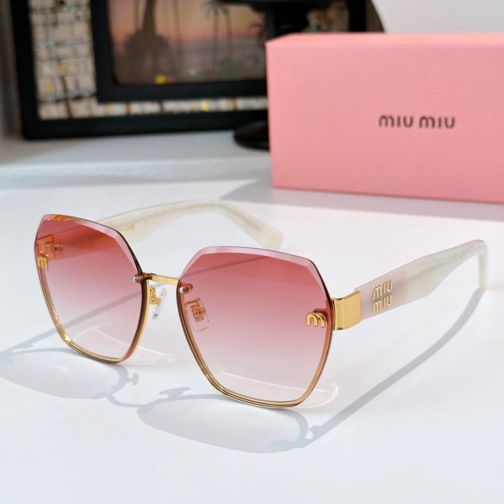Miu Miu Sunglasses 062,Miu Miu Sunglasses,Sunglasses,Accessories