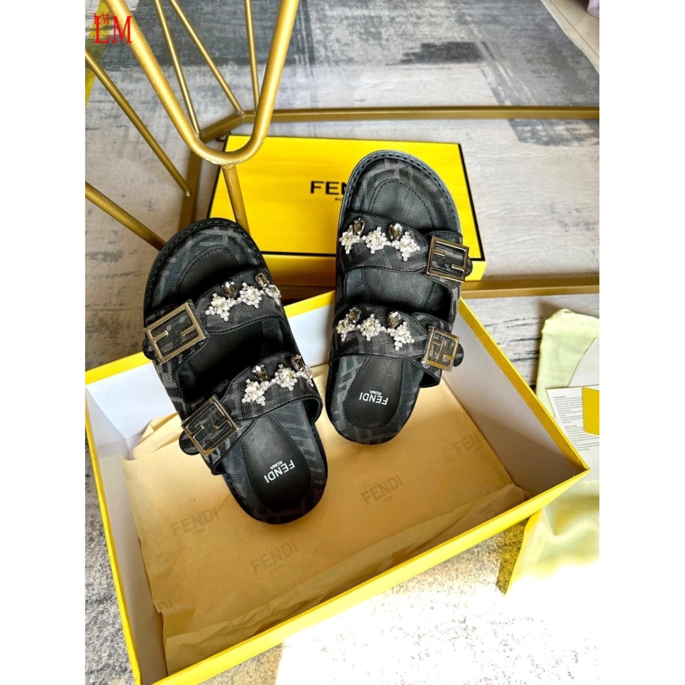 Fendi Slippers 003,Fendi Slippers,Slides Slippers,More Brands