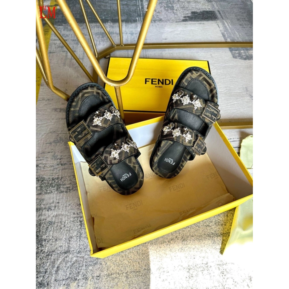 Fendi Slippers 004,Fendi Slippers,Slides Slippers,More Brands