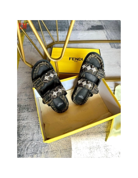 Fendi Slippers 004,Fendi Slippers,Slides Slippers,More Brands