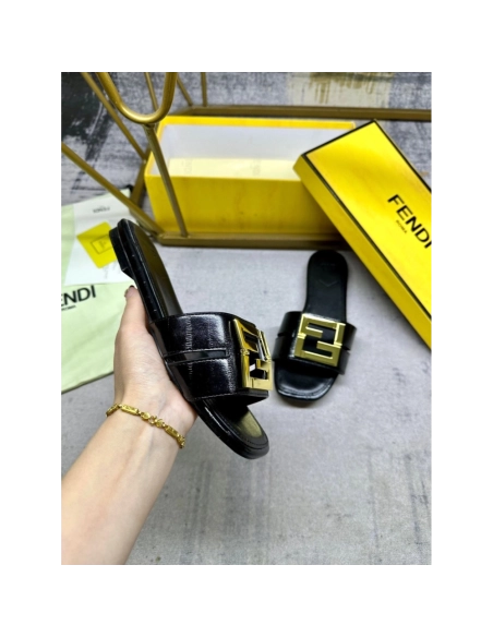 Fendi Slippers 018,Fendi Slippers,Slides Slippers,More Brands
