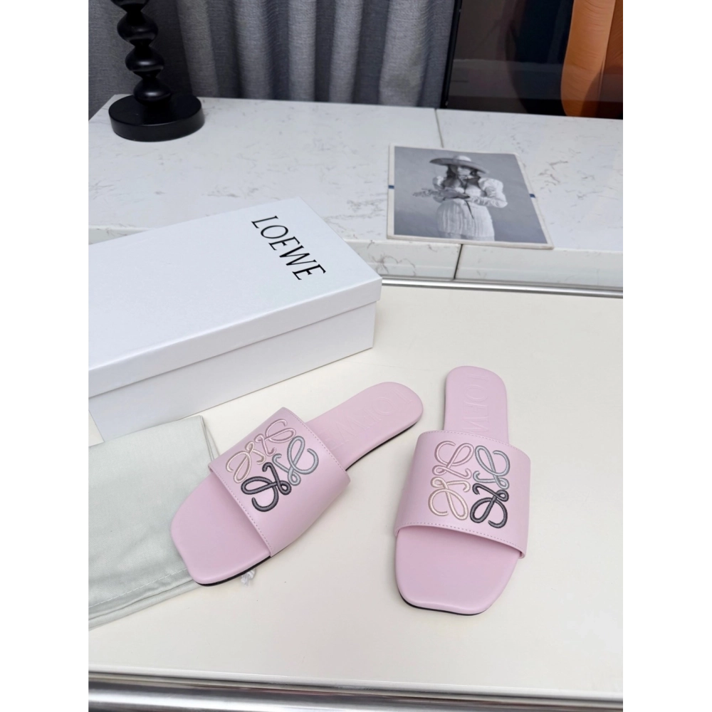 LOEWE Slippers 032,Loewe Slippers,Slides Slippers,More Brands