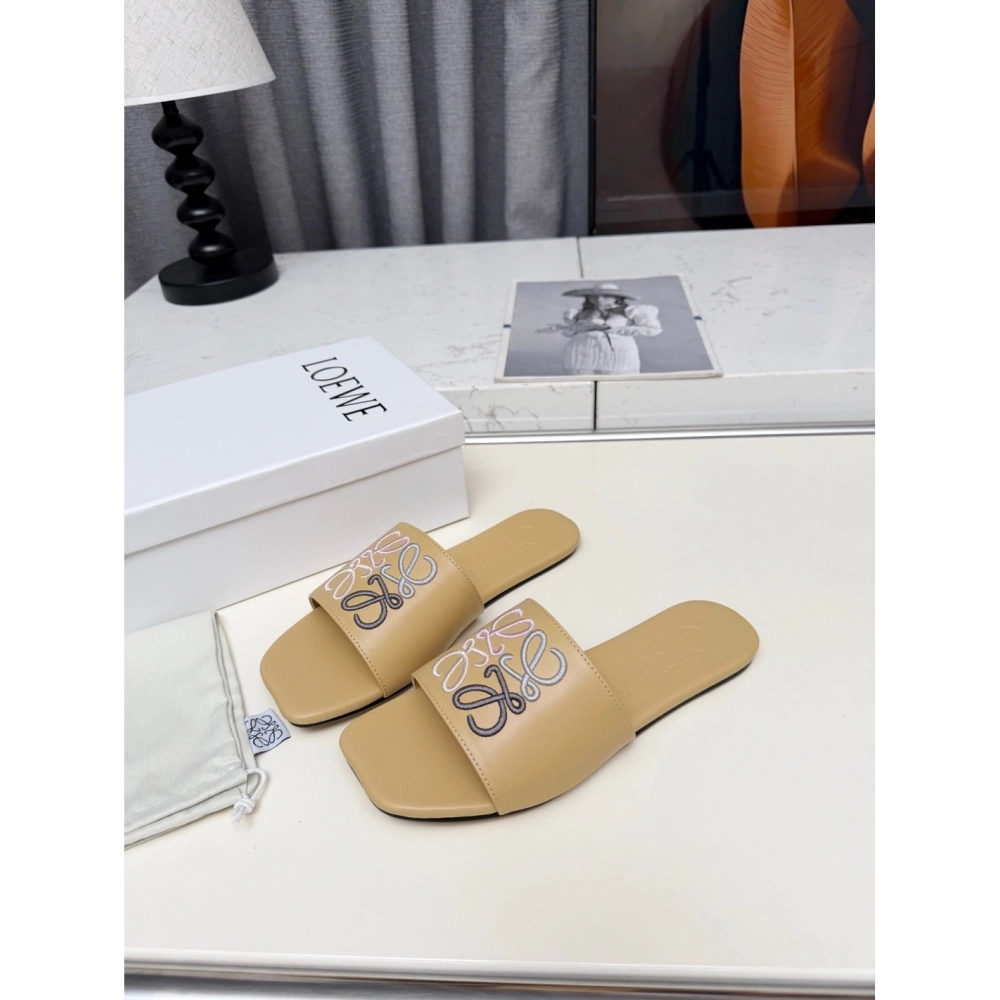 LOEWE Slippers 034,Loewe Slippers,Slides Slippers,More Brands