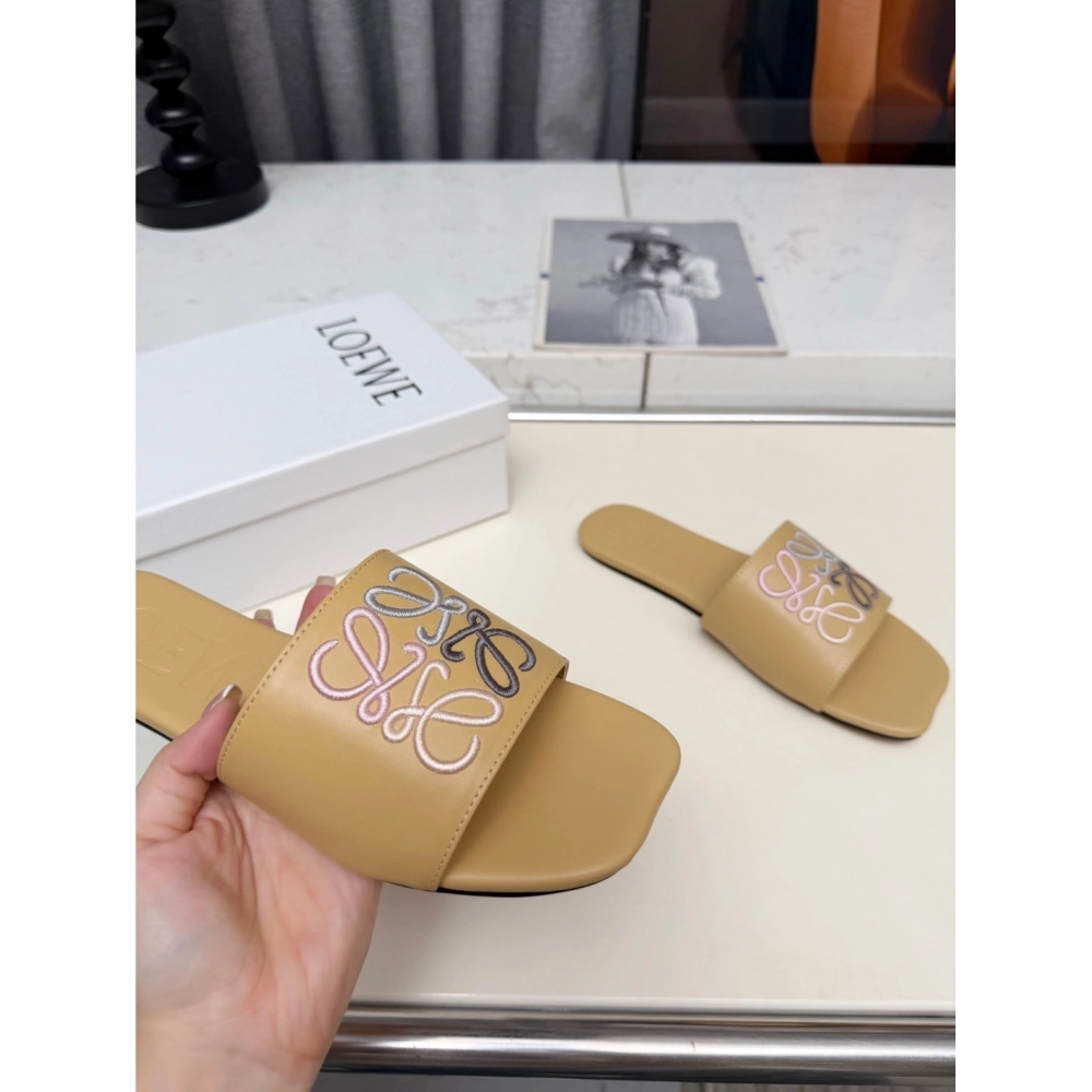 LOEWE Slippers 034,Loewe Slippers,Slides Slippers,More Brands