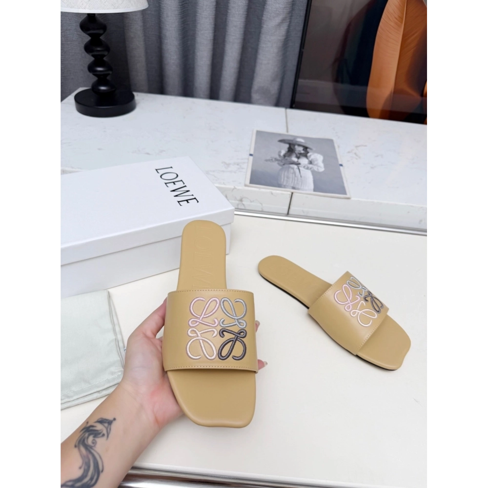 LOEWE Slippers 034,Loewe Slippers,Slides Slippers,More Brands
