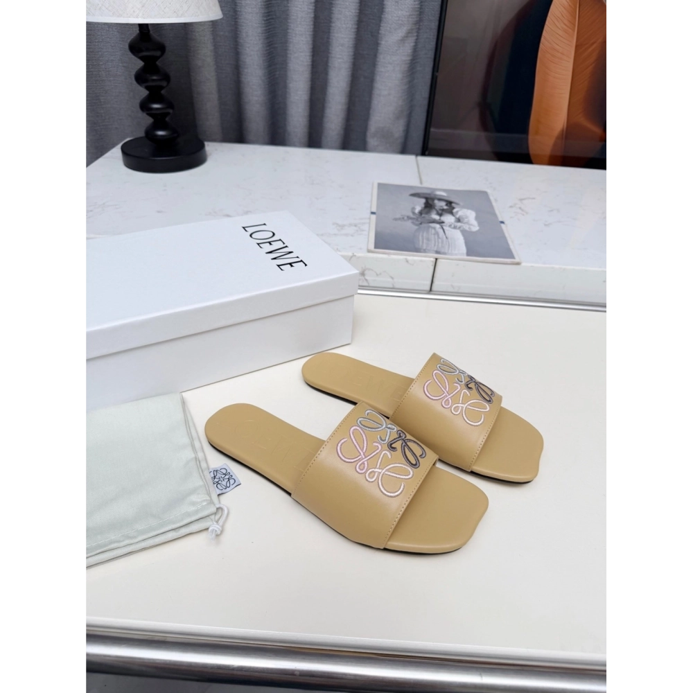 LOEWE Slippers 034,Loewe Slippers,Slides Slippers,More Brands