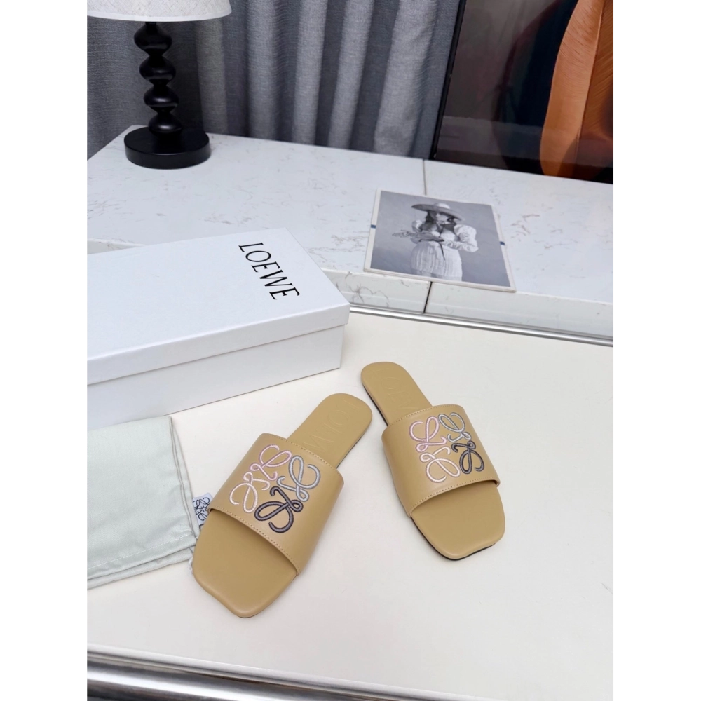 LOEWE Slippers 034,Loewe Slippers,Slides Slippers,More Brands
