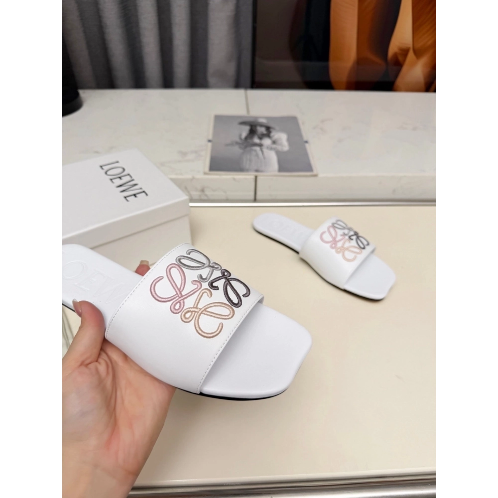 LOEWE Slippers 036,Loewe Slippers,Slides Slippers,More Brands