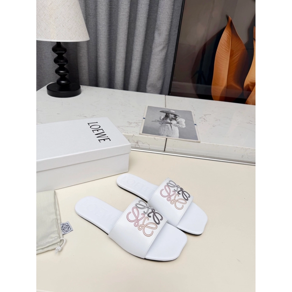 LOEWE Slippers 036,Loewe Slippers,Slides Slippers,More Brands