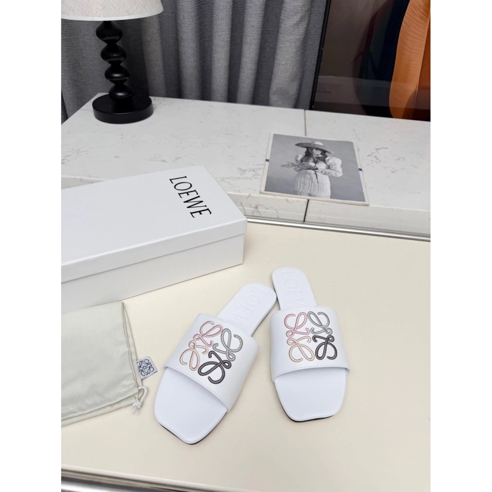 LOEWE Slippers 036,Loewe Slippers,Slides Slippers,More Brands