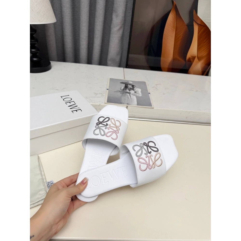 LOEWE Slippers 036,Loewe Slippers,Slides Slippers,More Brands