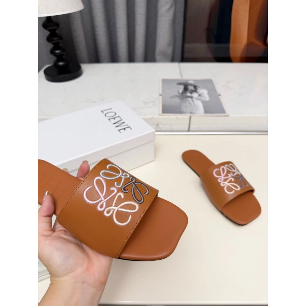 LOEWE Slippers 037,Loewe Slippers,Slides Slippers,More Brands