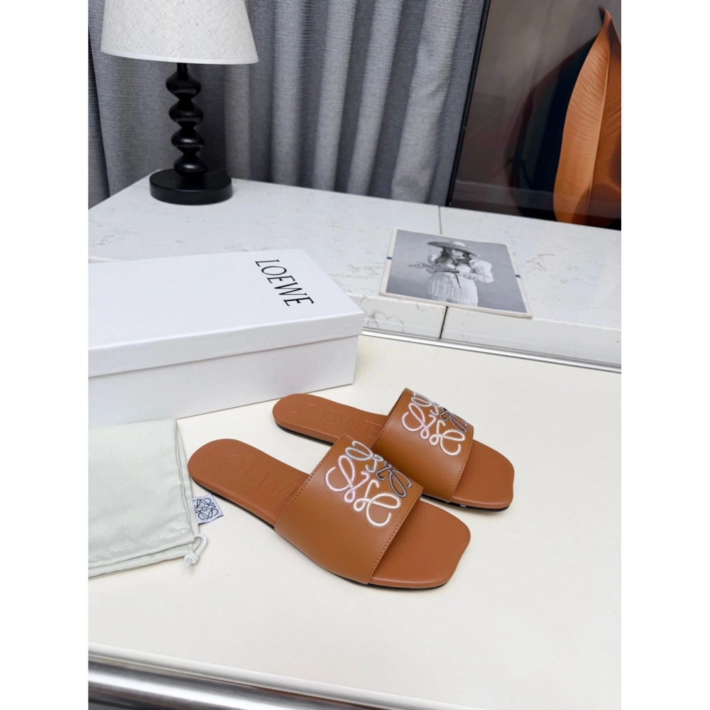 LOEWE Slippers 037,Loewe Slippers,Slides Slippers,More Brands
