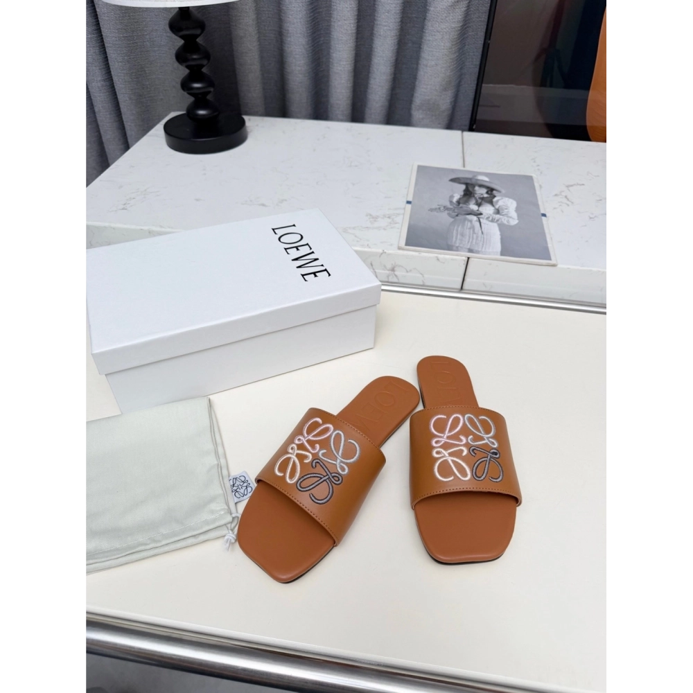LOEWE Slippers 037,Loewe Slippers,Slides Slippers,More Brands
