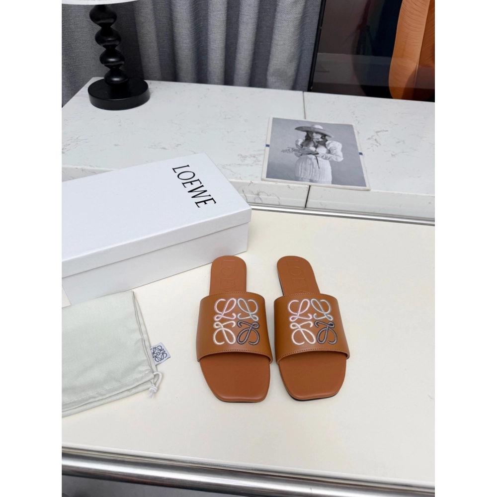 LOEWE Slippers 037,Loewe Slippers,Slides Slippers,More Brands