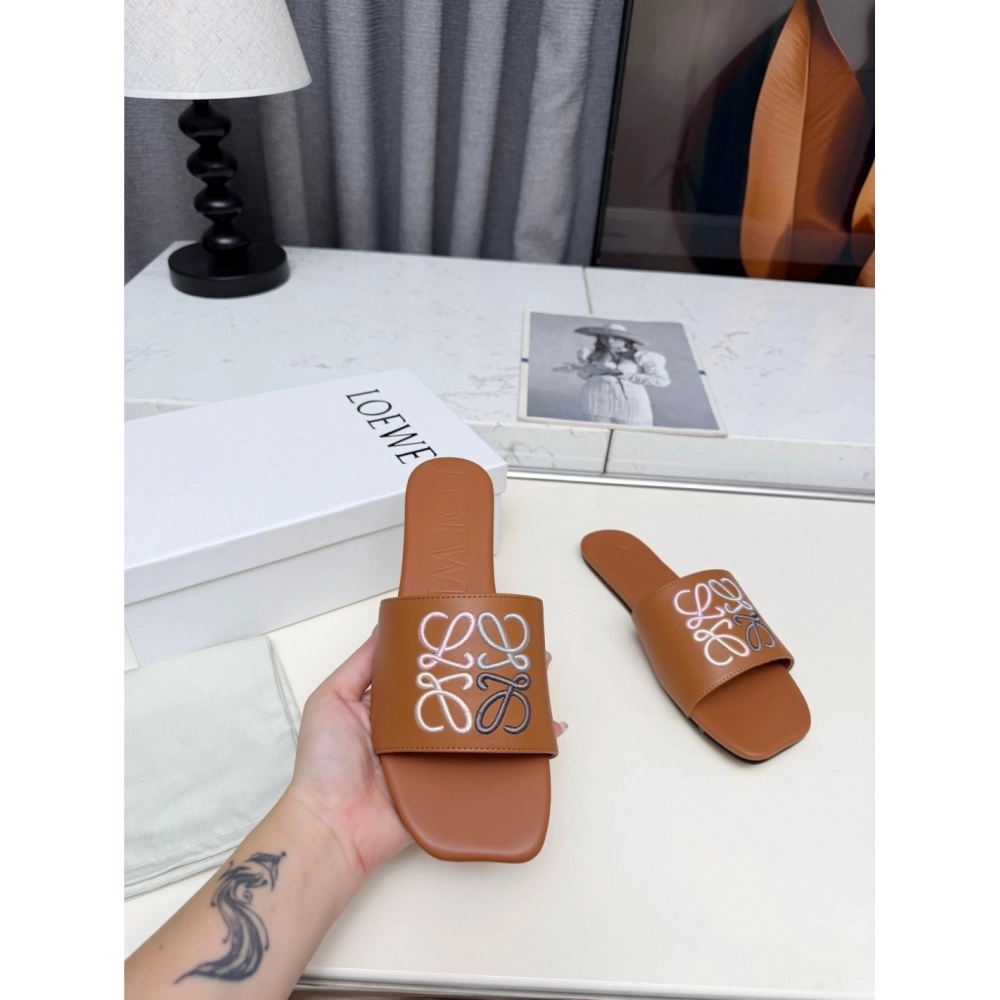 LOEWE Slippers 037,Loewe Slippers,Slides Slippers,More Brands