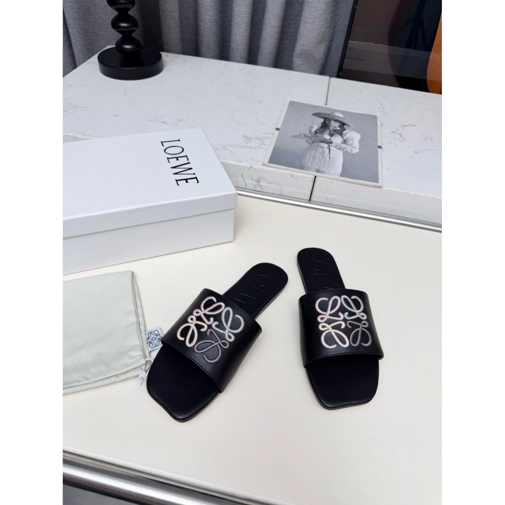 LOEWE Slippers 038,Loewe Slippers,Slides Slippers,More Brands