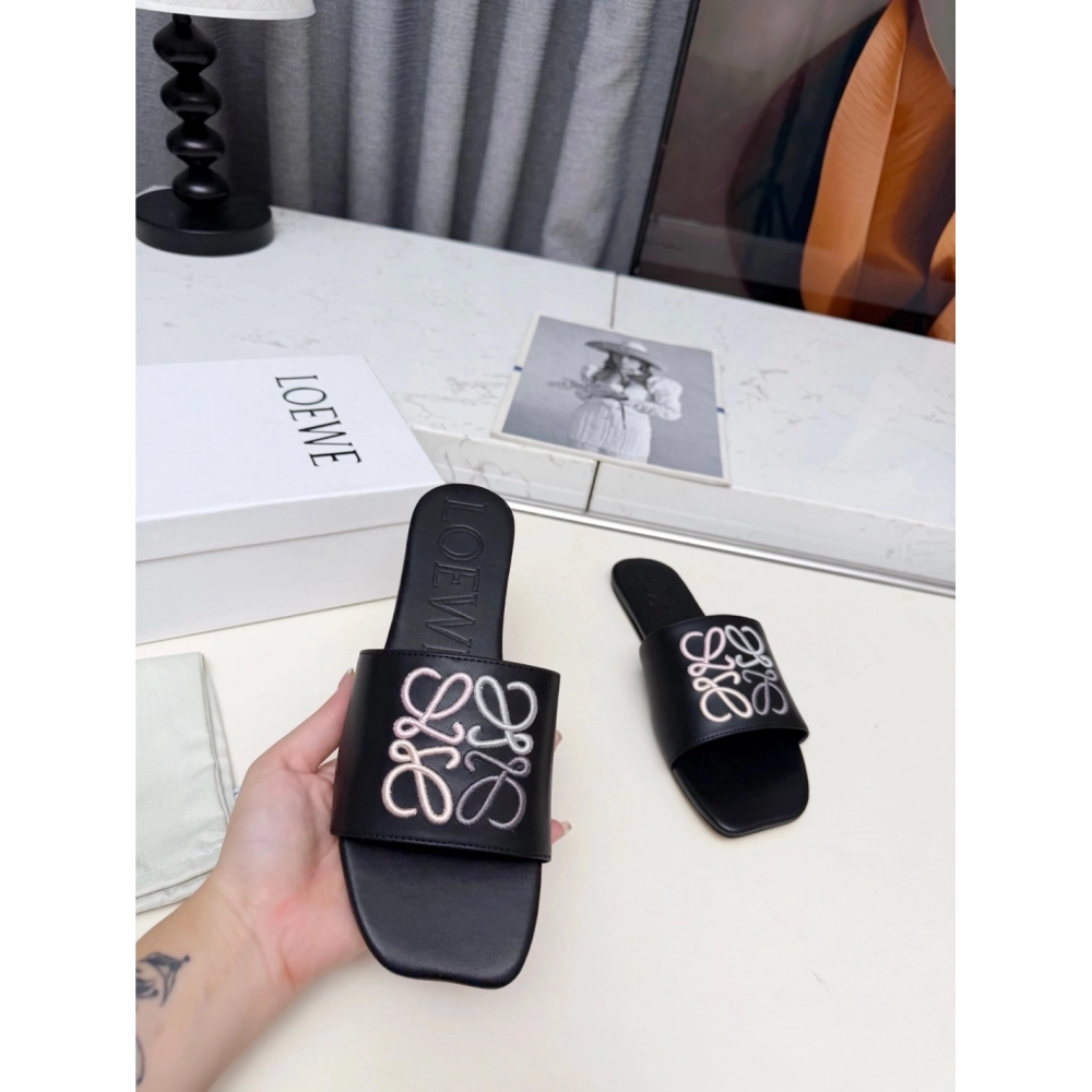 LOEWE Slippers 038,Loewe Slippers,Slides Slippers,More Brands