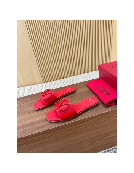 Valentino slippers 106,Valentino Slippers,Slides Slippers,More Brands