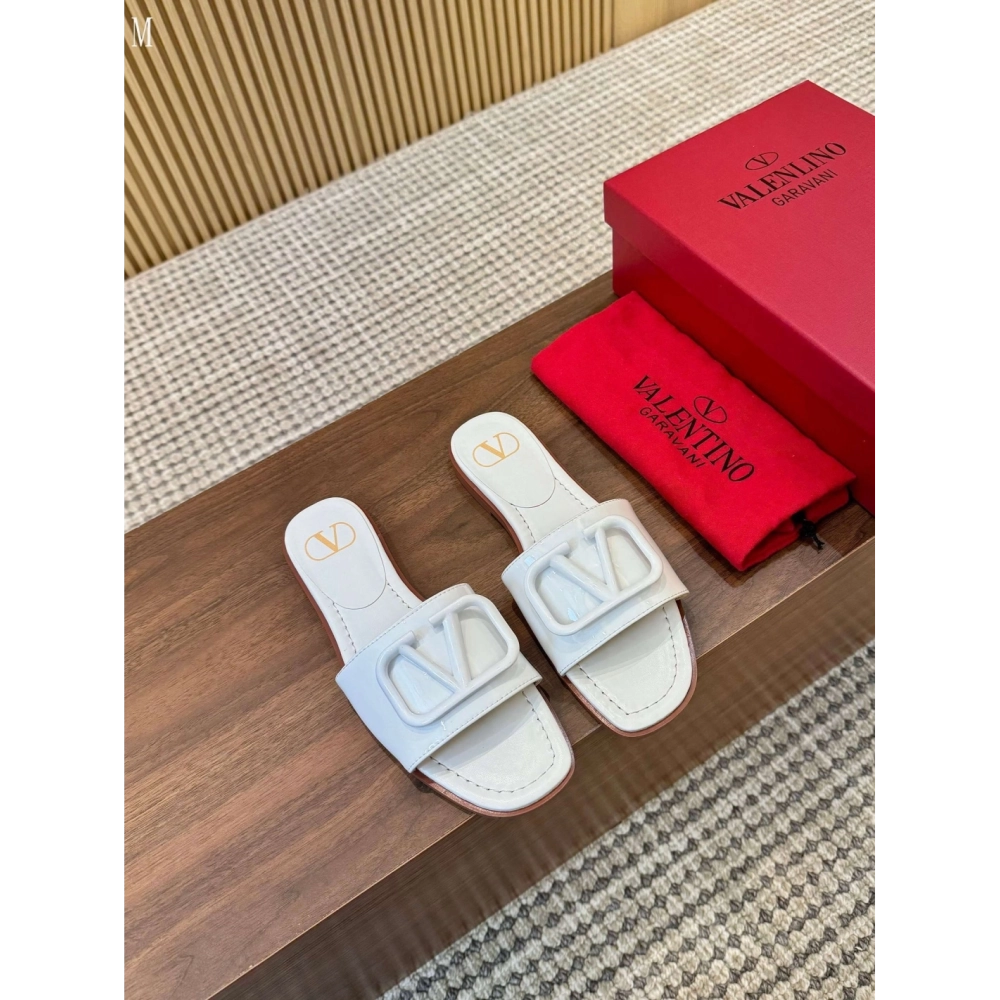 Valentino slippers 107,Valentino Slippers,Slides Slippers,More Brands