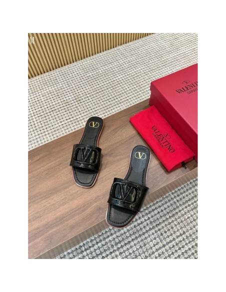 Valentino slippers 108,Valentino Slippers,Slides Slippers,More Brands