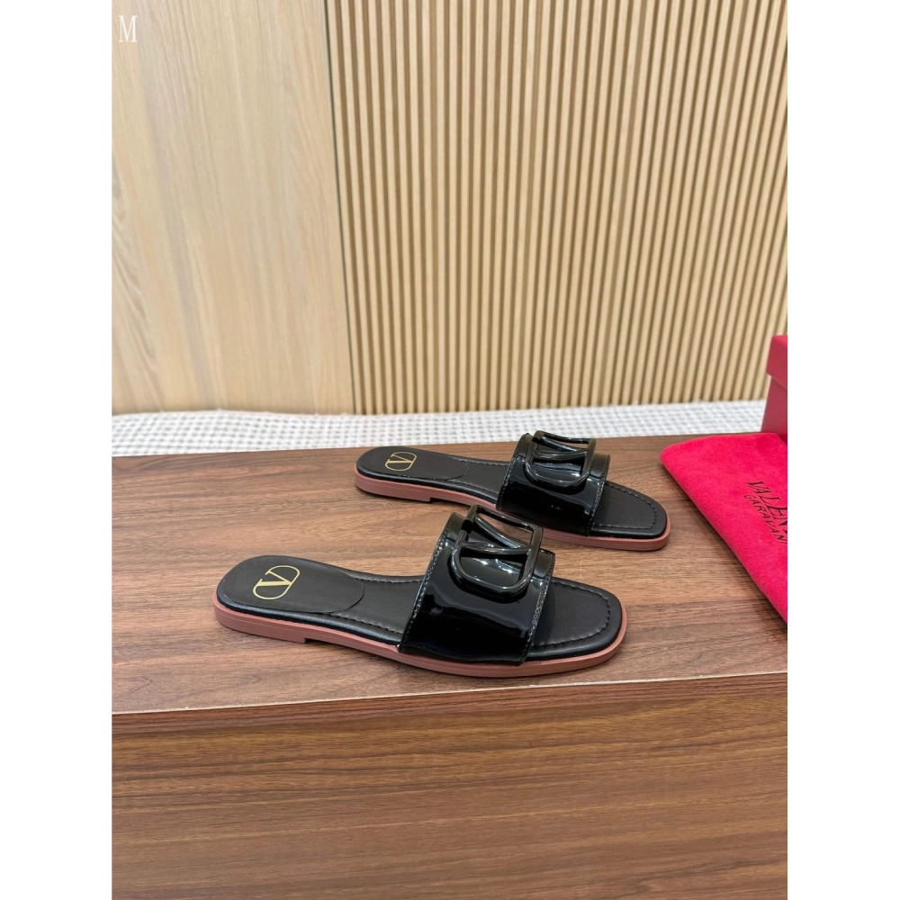 Valentino slippers 108,Valentino Slippers,Slides Slippers,More Brands