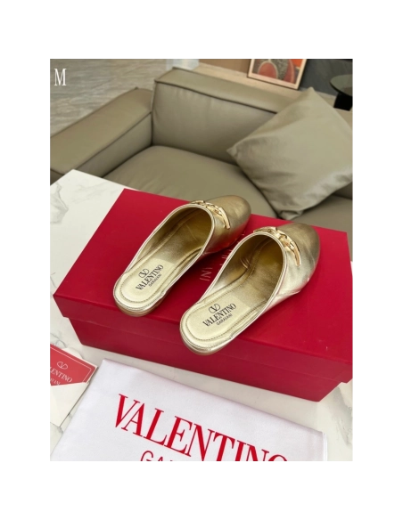 Valentino slippers 127,Valentino Slippers,Slides Slippers,More Brands