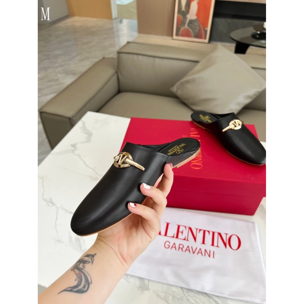 Valentino slippers 132,Valentino Slippers,Slides Slippers,More Brands