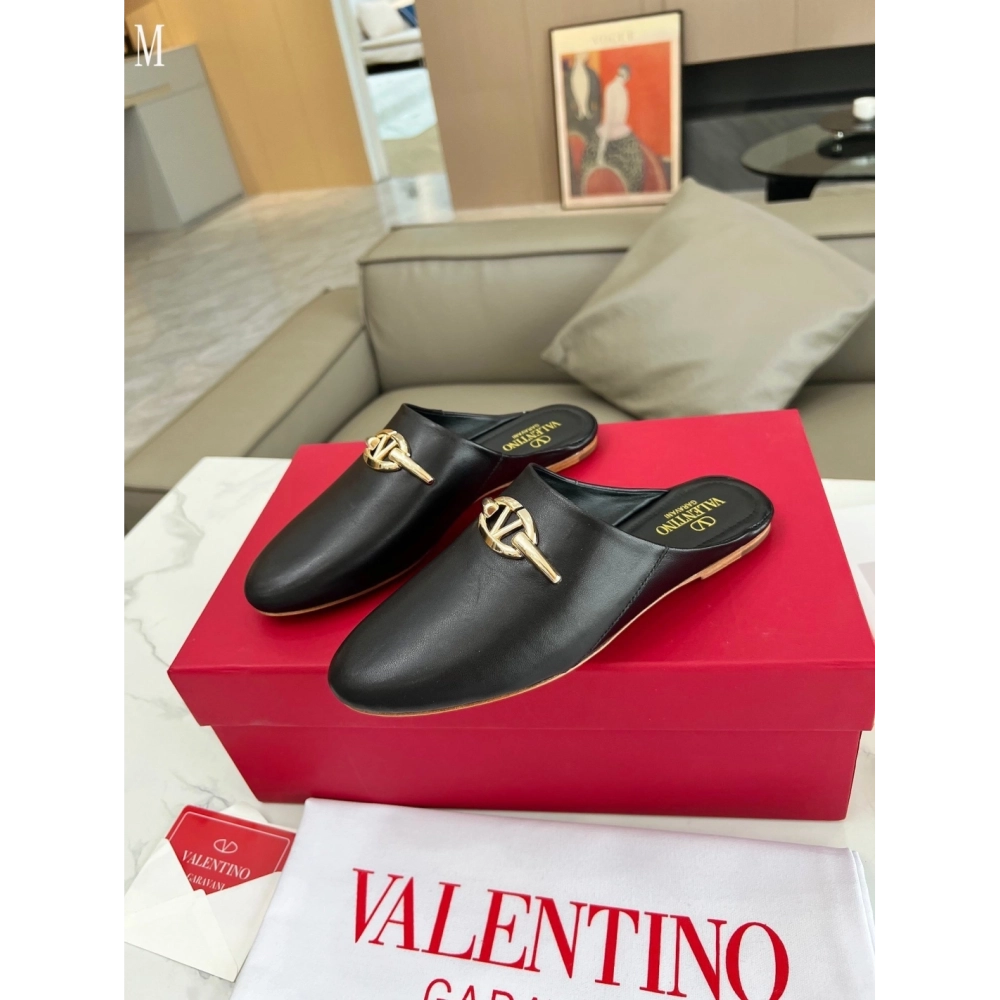 Valentino slippers 132,Valentino Slippers,Slides Slippers,More Brands