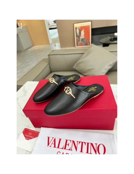 Valentino slippers 132,Valentino Slippers,Slides Slippers,More Brands