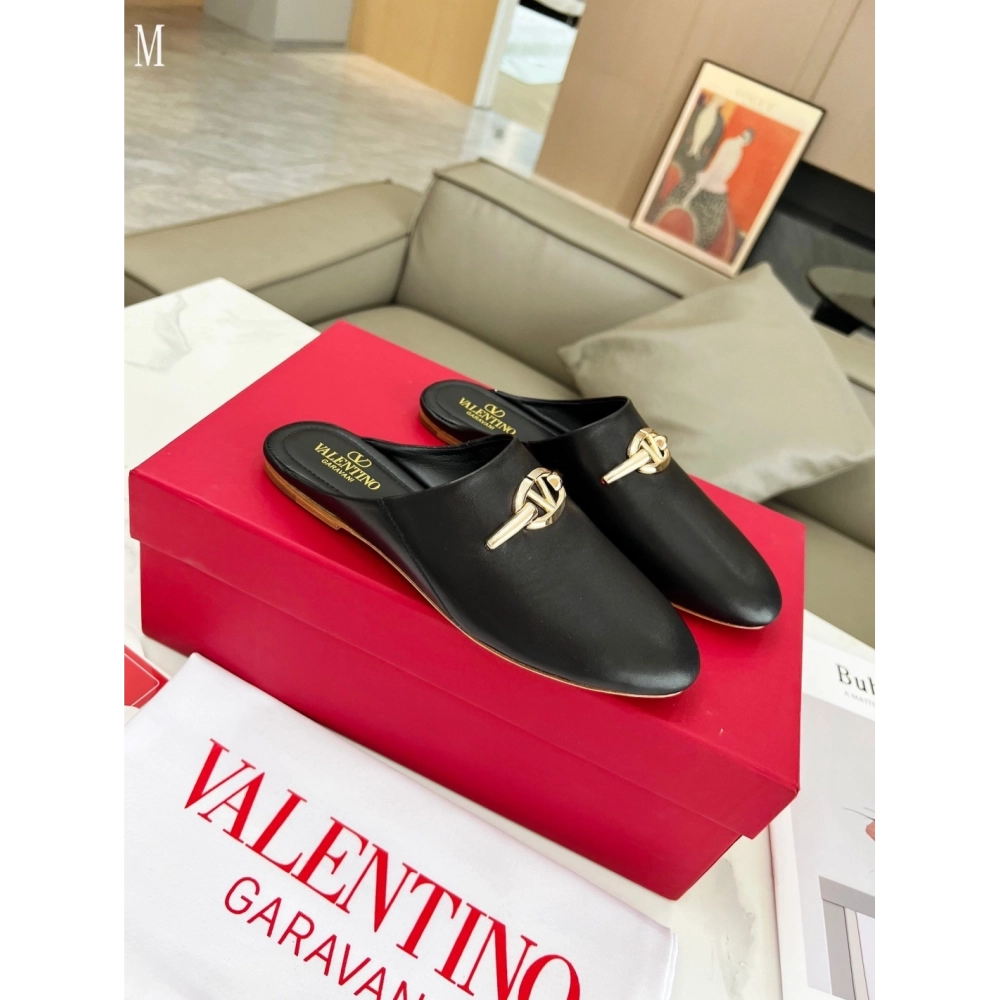 Valentino slippers 132,Valentino Slippers,Slides Slippers,More Brands