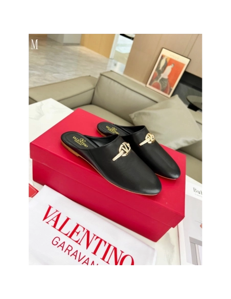 Valentino slippers 132,Valentino Slippers,Slides Slippers,More Brands