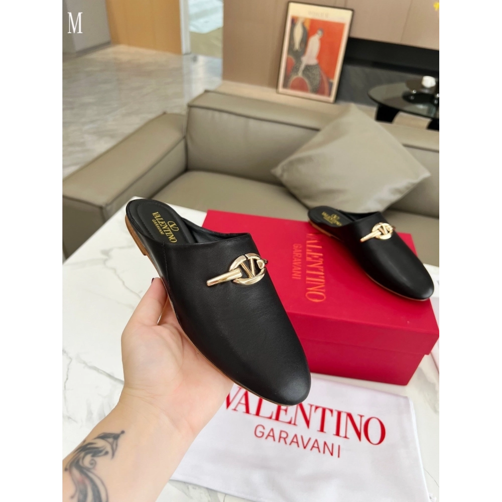 Valentino slippers 132,Valentino Slippers,Slides Slippers,More Brands