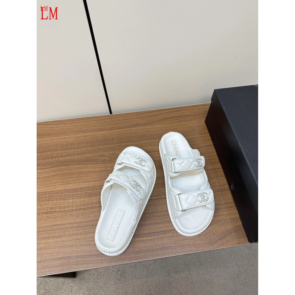Chanel Slippers 011,Chanel Slippers,Slides Slippers,More Brands