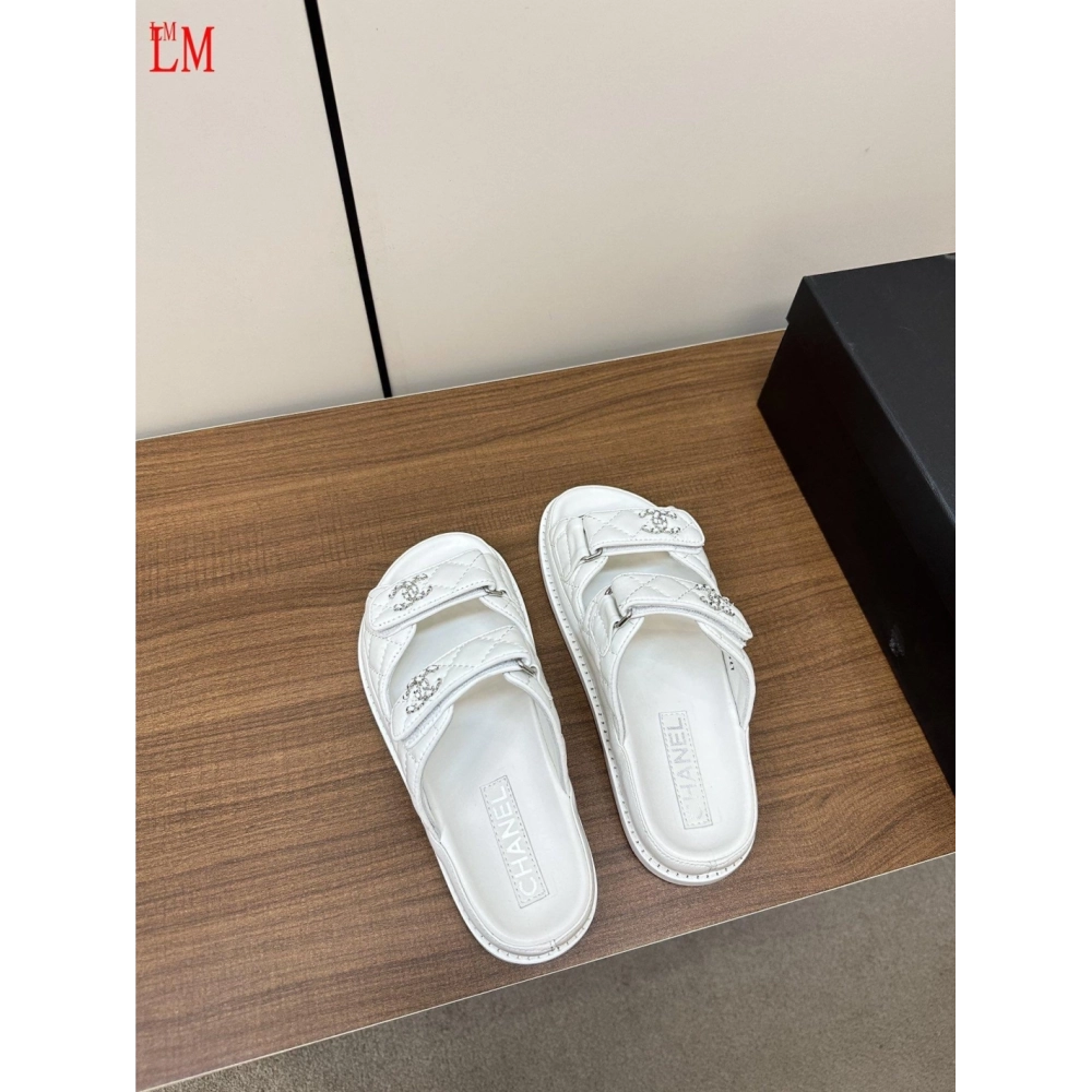 Chanel Slippers 011,Chanel Slippers,Slides Slippers,More Brands