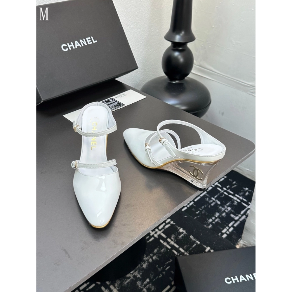 Chanel Slippers 027,Chanel Slippers,Slides Slippers,More Brands