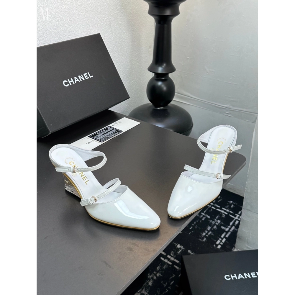 Chanel Slippers 027,Chanel Slippers,Slides Slippers,More Brands