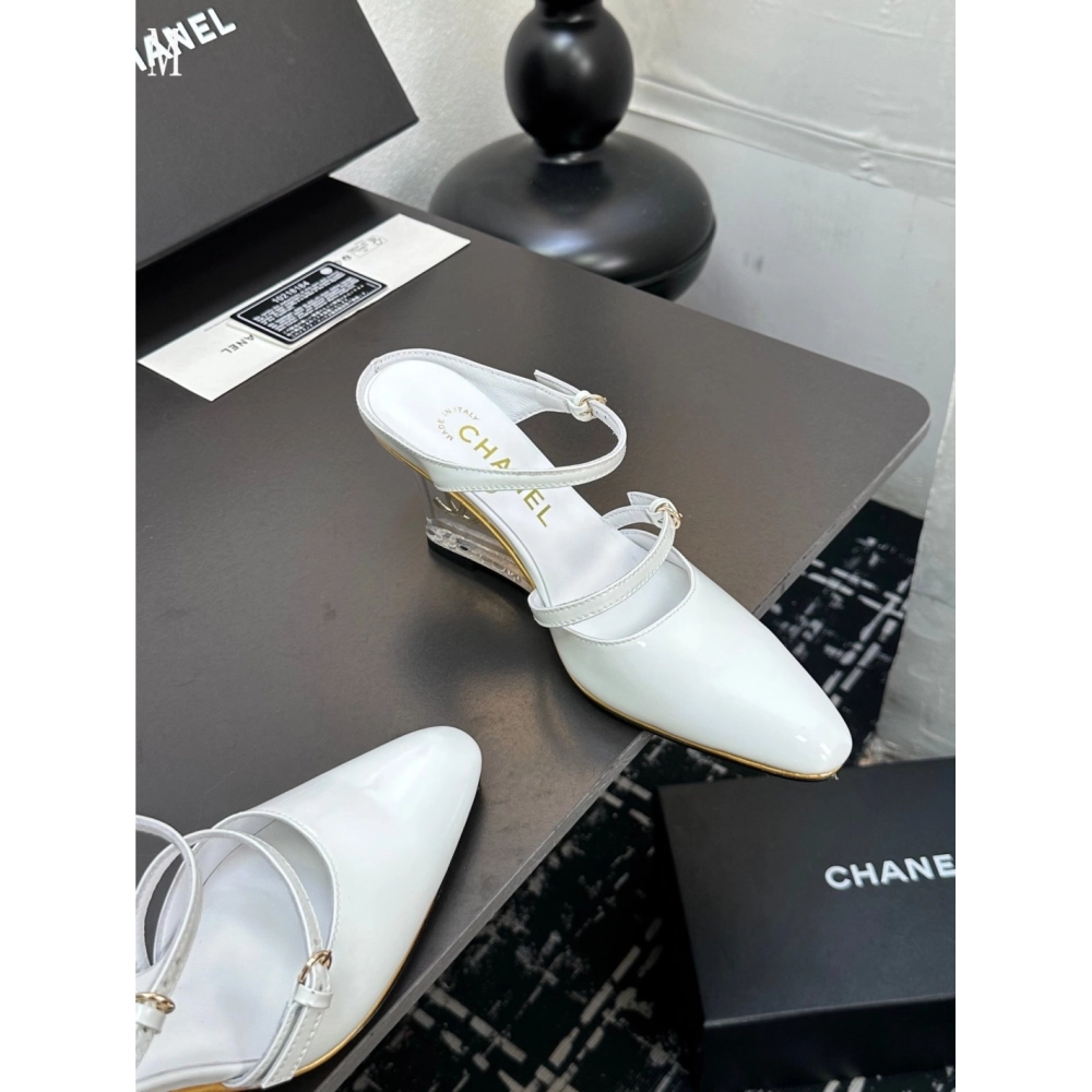 Chanel Slippers 027,Chanel Slippers,Slides Slippers,More Brands