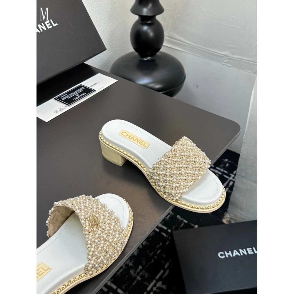 Chanel Slippers 035,Chanel Slippers,Slides Slippers,More Brands