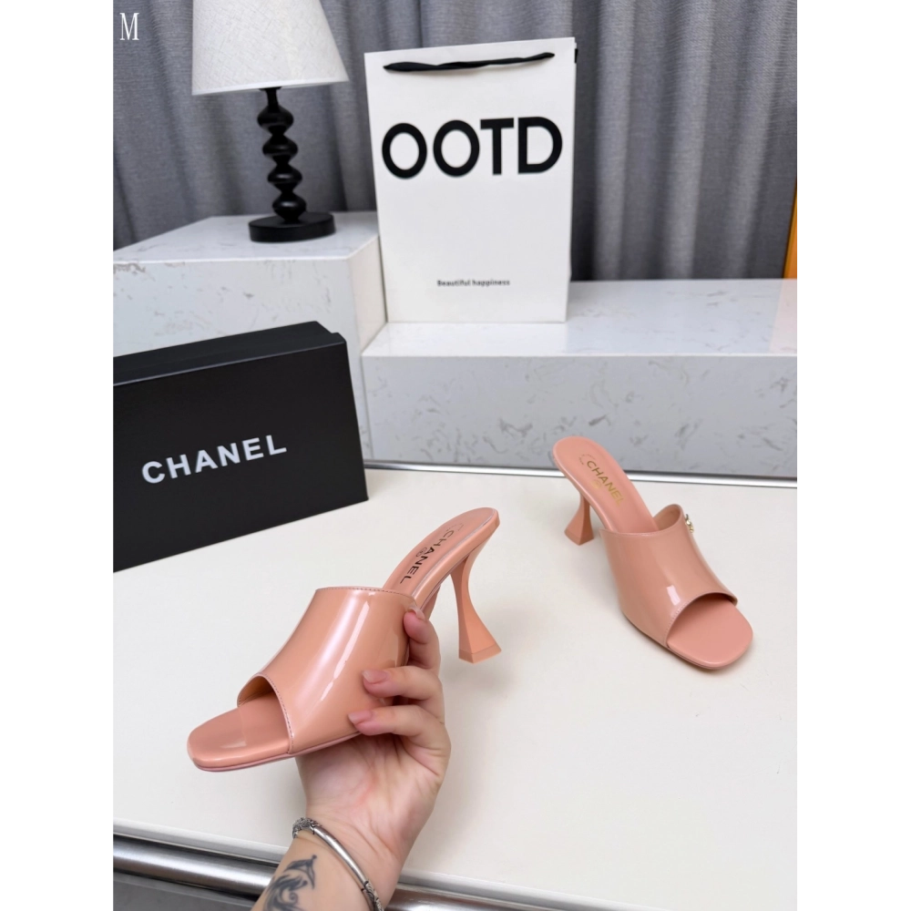 Chanel Slippers 138,Chanel Slippers,Slides Slippers,More Brands