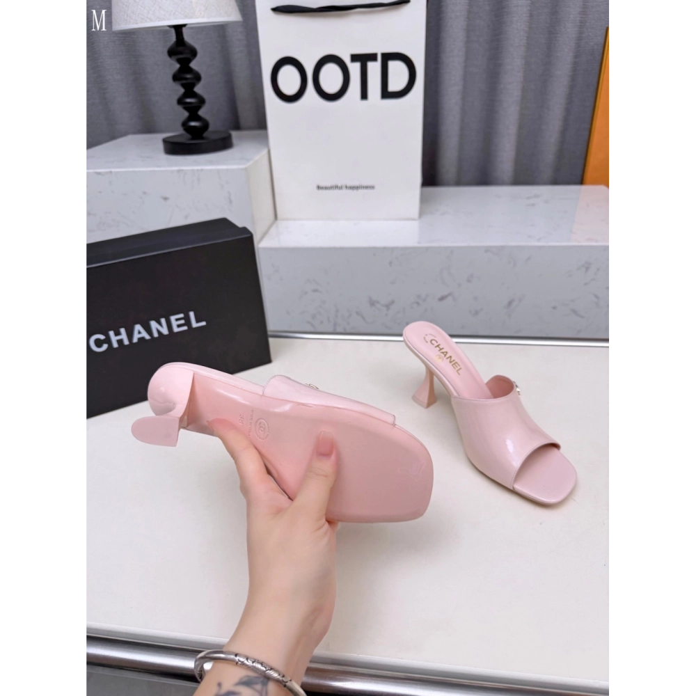 Chanel Slippers 140,Chanel Slippers,Slides Slippers,More Brands