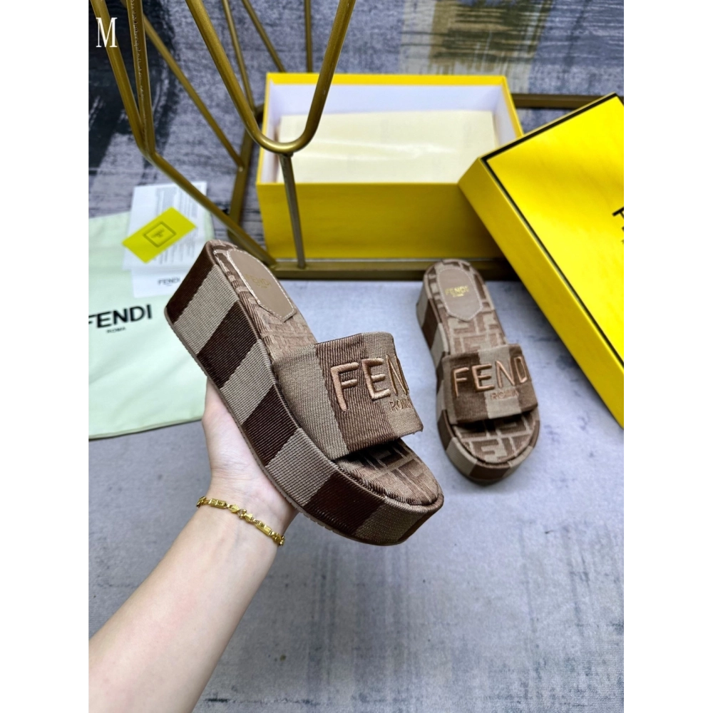 Fendi Slippers 034,Fendi Slippers,Slides Slippers,More Brands
