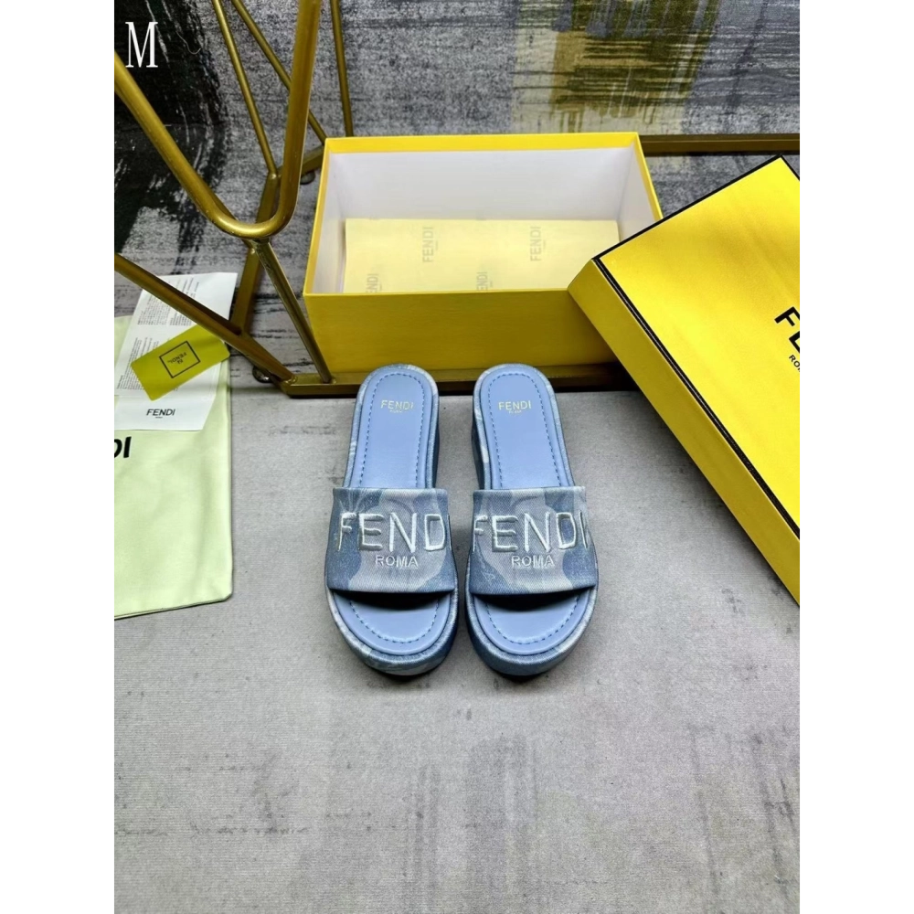 Fendi Slippers 044,Fendi Slippers,Slides Slippers,More Brands