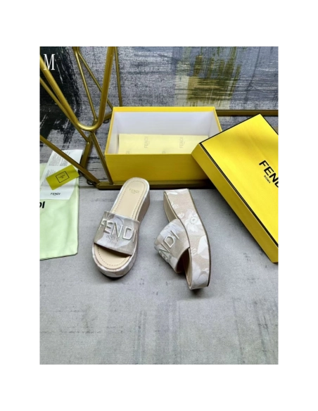 Fendi Slippers 045,Fendi Slippers,Slides Slippers,More Brands