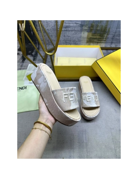 Fendi Slippers 045,Fendi Slippers,Slides Slippers,More Brands