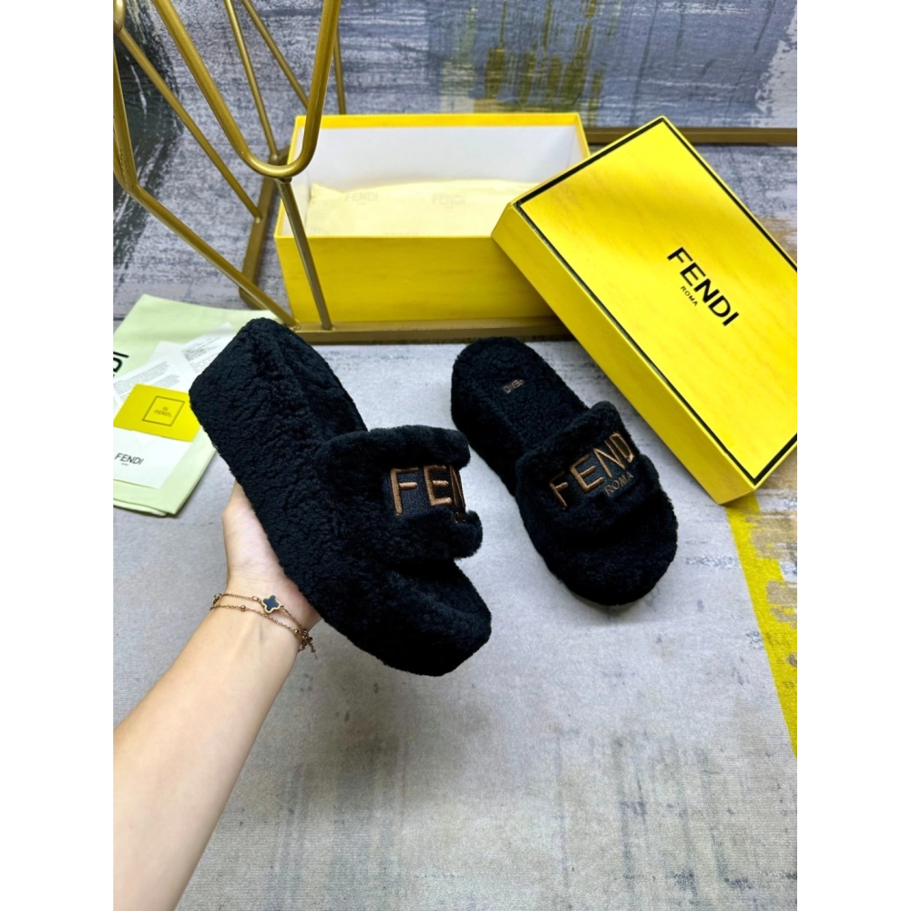 Fendi Slippers 055,Fendi Slippers,Slides Slippers,More Brands