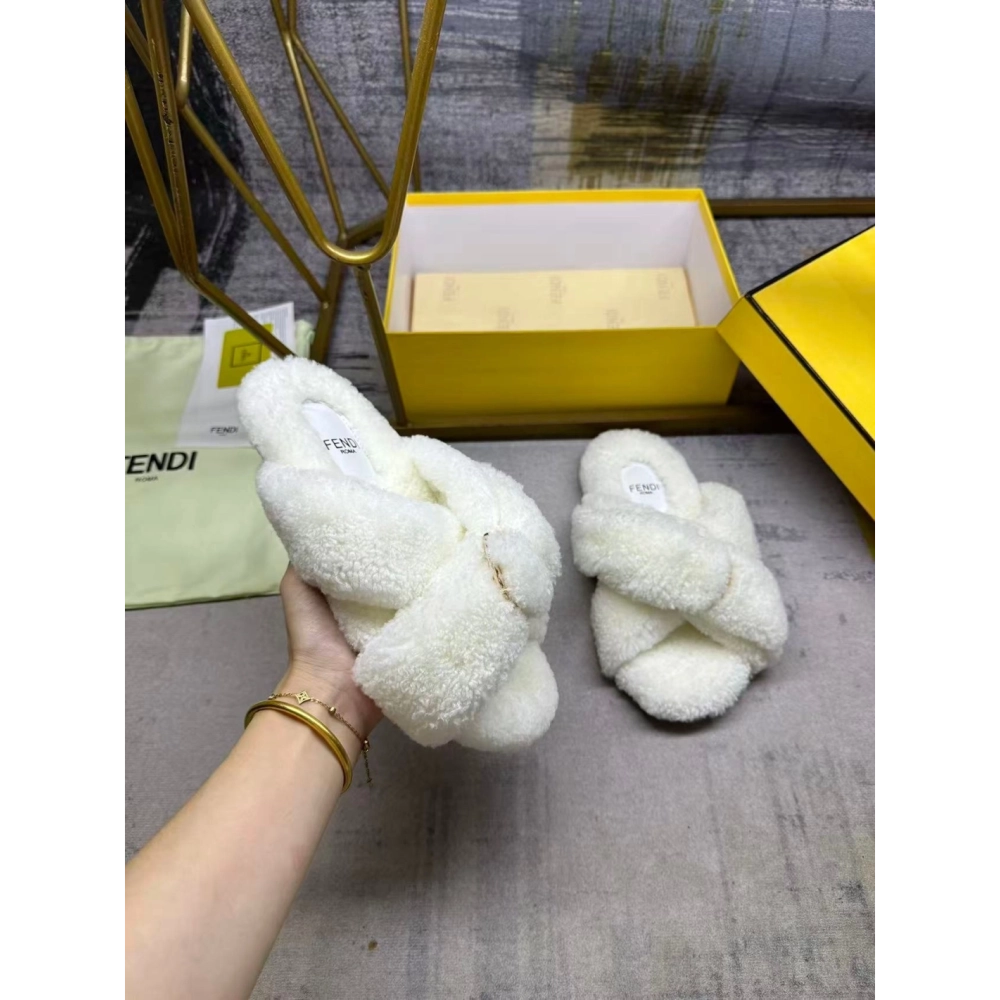 Fendi Slippers 061,Fendi Slippers,Slides Slippers,More Brands